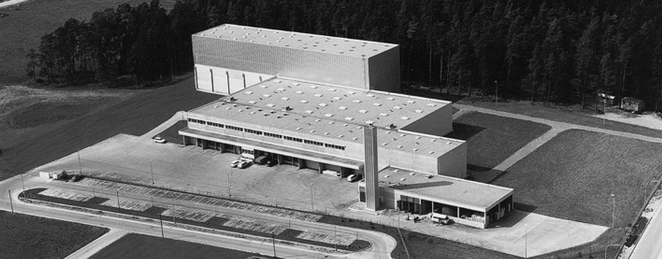 ศูนย์การจัดส่งสินค้าเมืองนาโกลด์ ปี 1974